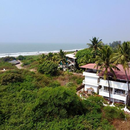 Shanu'S Seaside Inn - A Guesthouse, 100 Metres To Candolim Beach Exterior photo